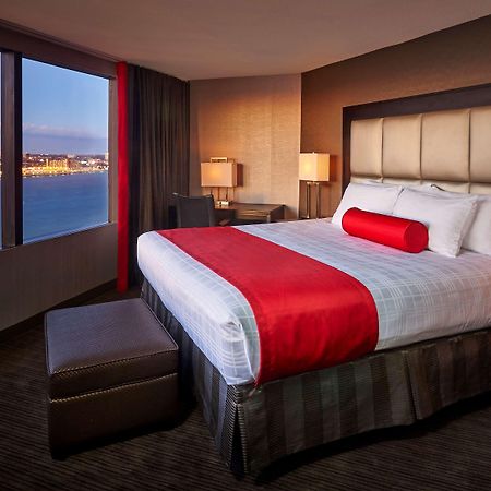 Best Western Plus Waterfront Hotel Windsor Exterior photo