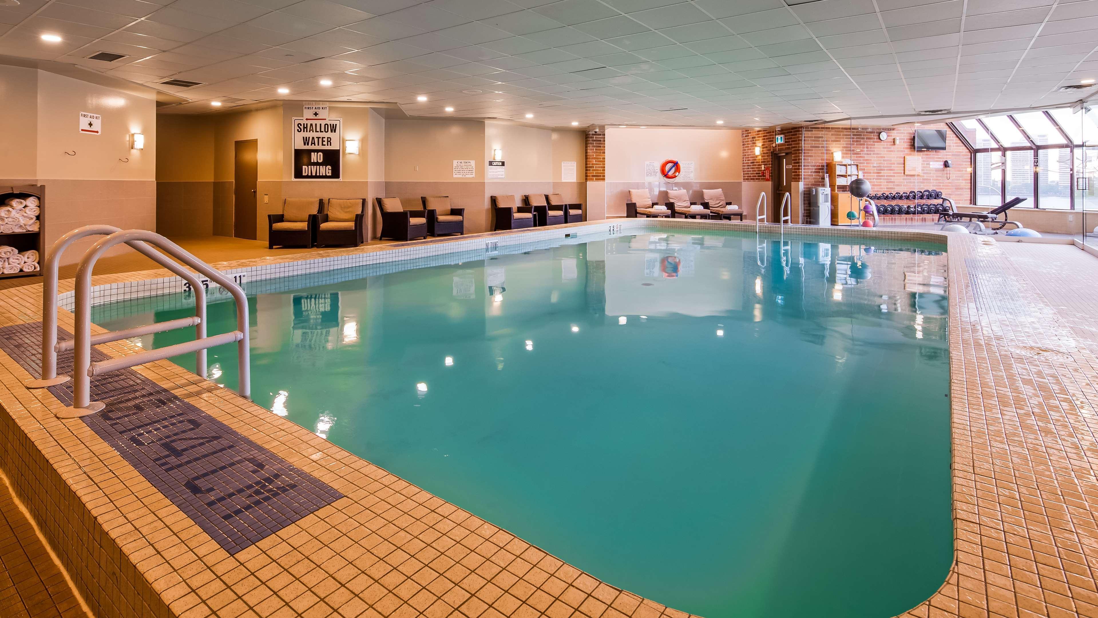 Best Western Plus Waterfront Hotel Windsor Exterior photo