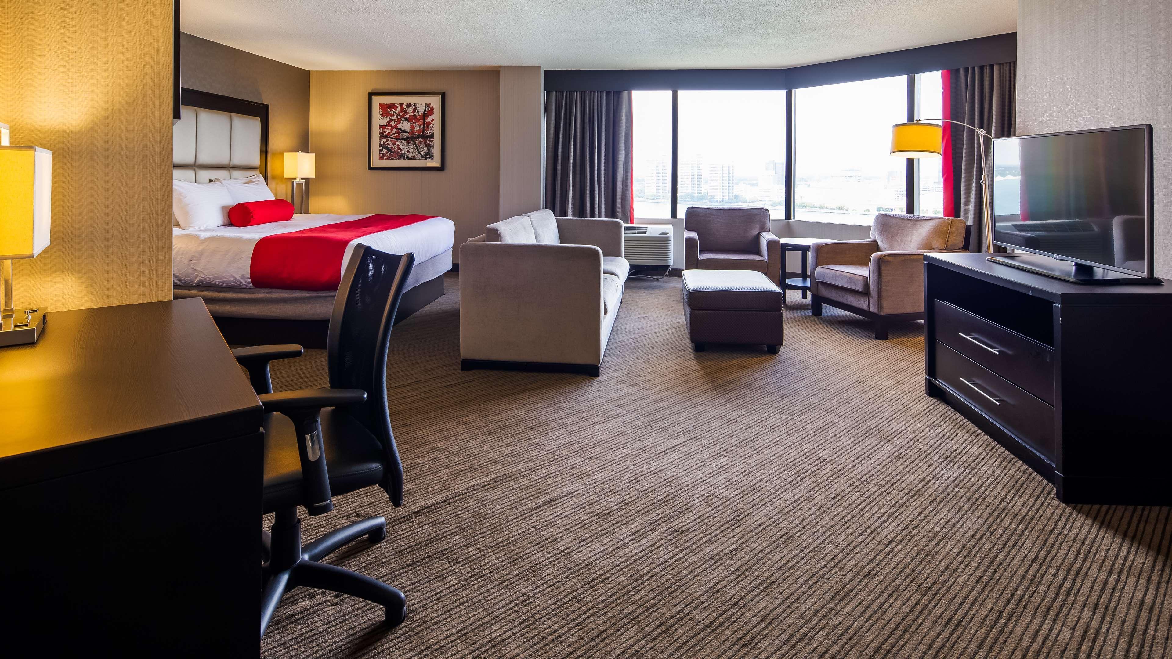 Best Western Plus Waterfront Hotel Windsor Exterior photo