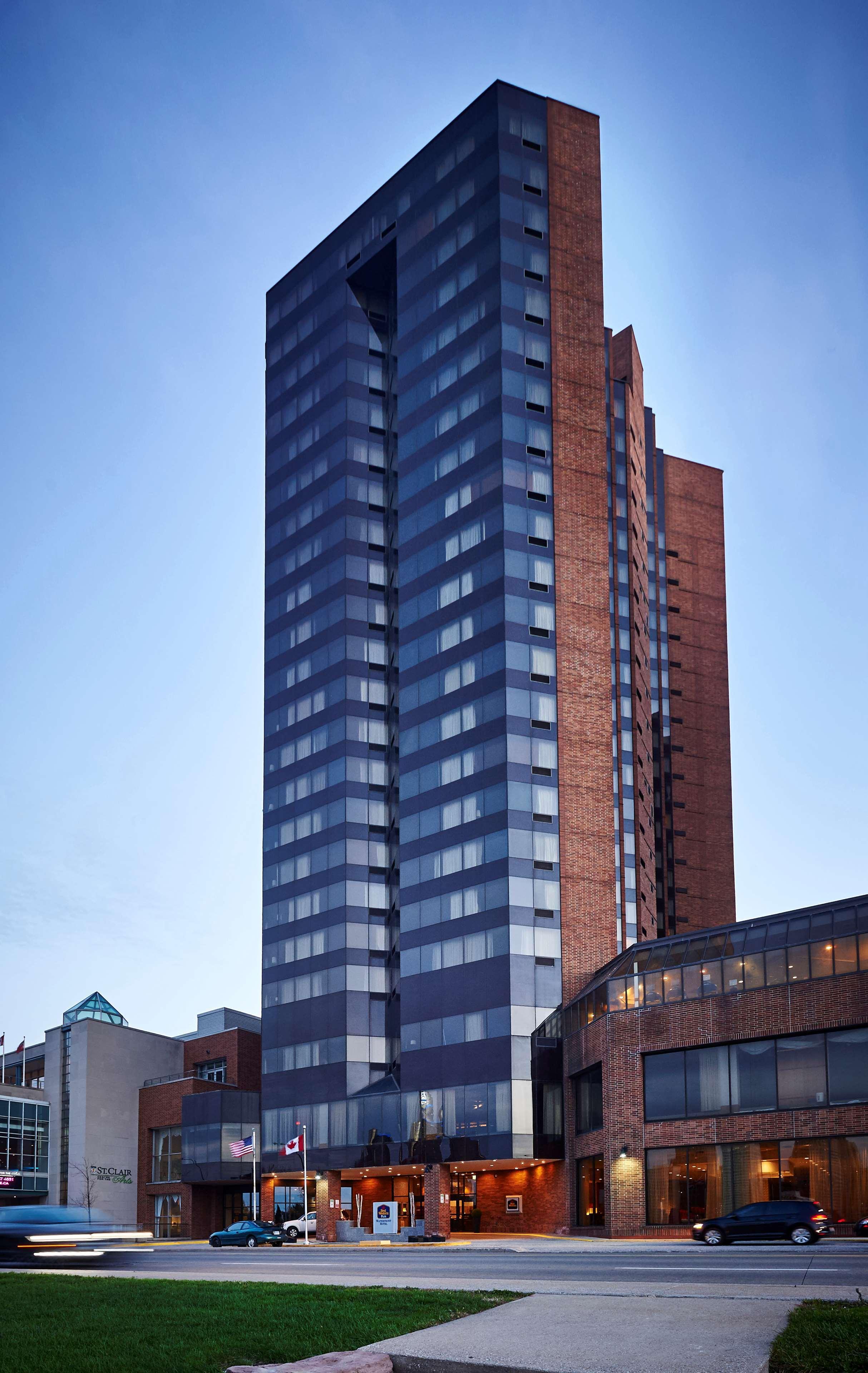 Best Western Plus Waterfront Hotel Windsor Exterior photo