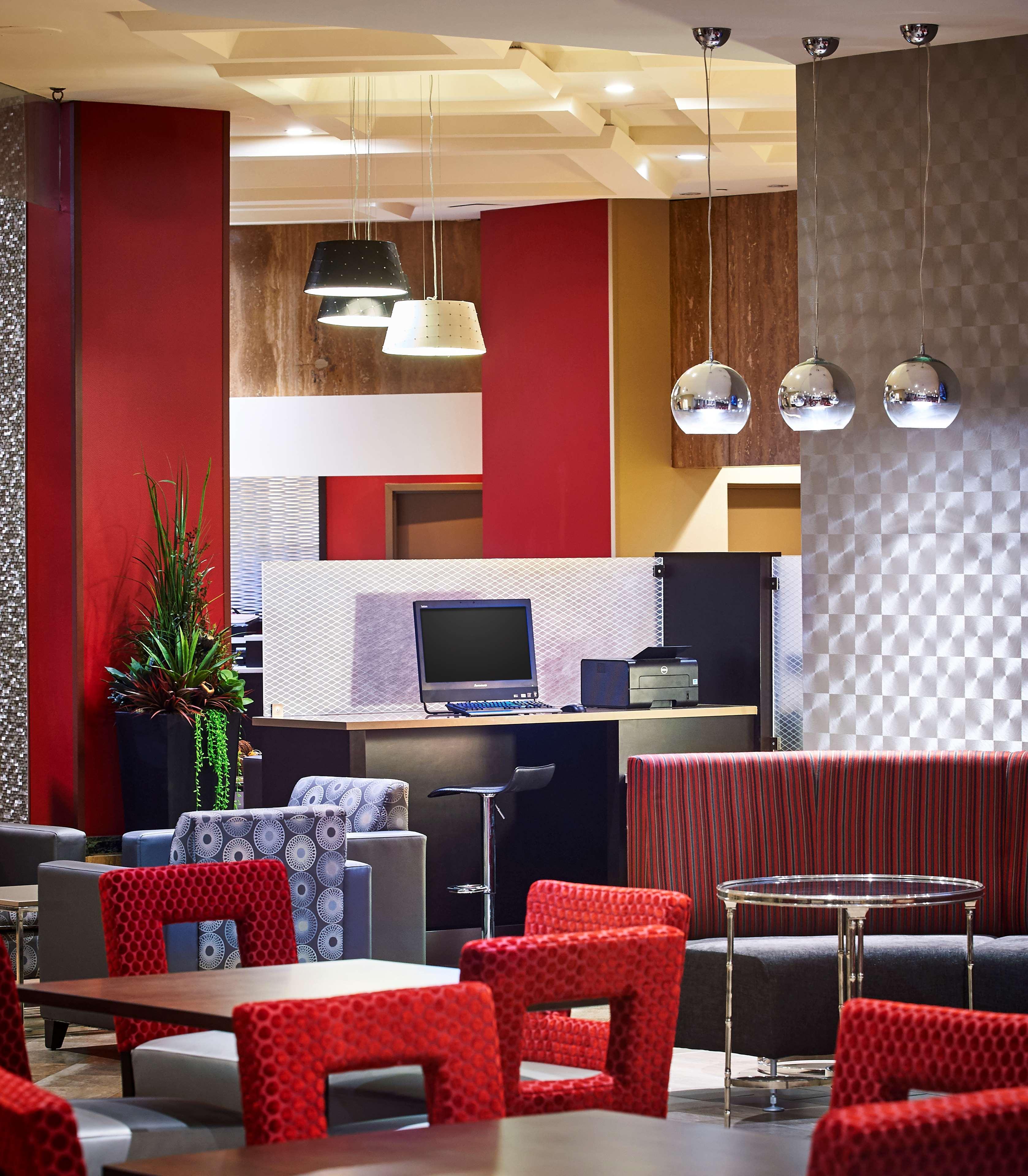 Best Western Plus Waterfront Hotel Windsor Exterior photo