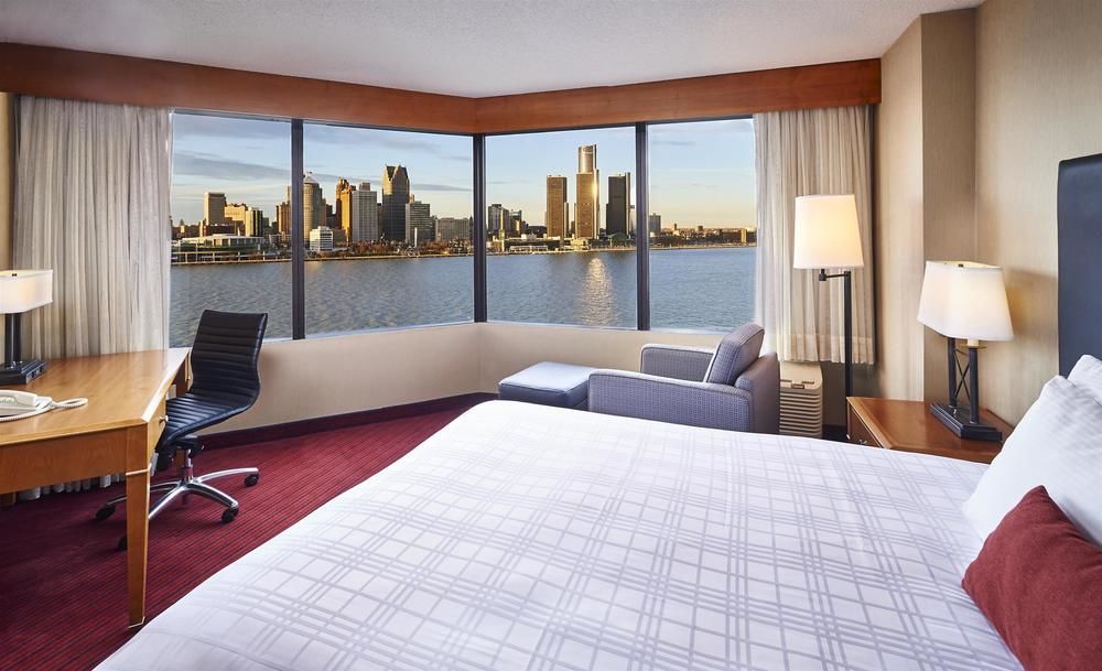 Best Western Plus Waterfront Hotel Windsor Exterior photo